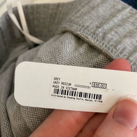 CHARMING Charlie’s Off -The-Shoulder Top - Picture 5 of 6